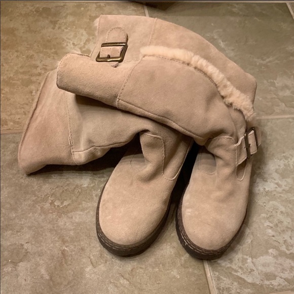 Women's BearPaw snow winter boot. Size 7. - Picture 3 of 6